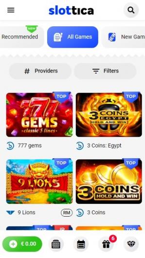 Widok interfejsu Slottica na telefonie z naciskiem na obsługę mobilną